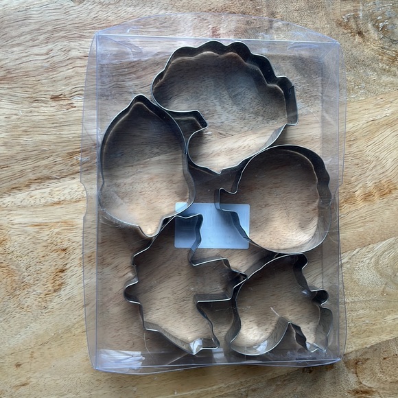 Never used set of stainless steal cookie cutters - fall themed! - Picture 2 of 2